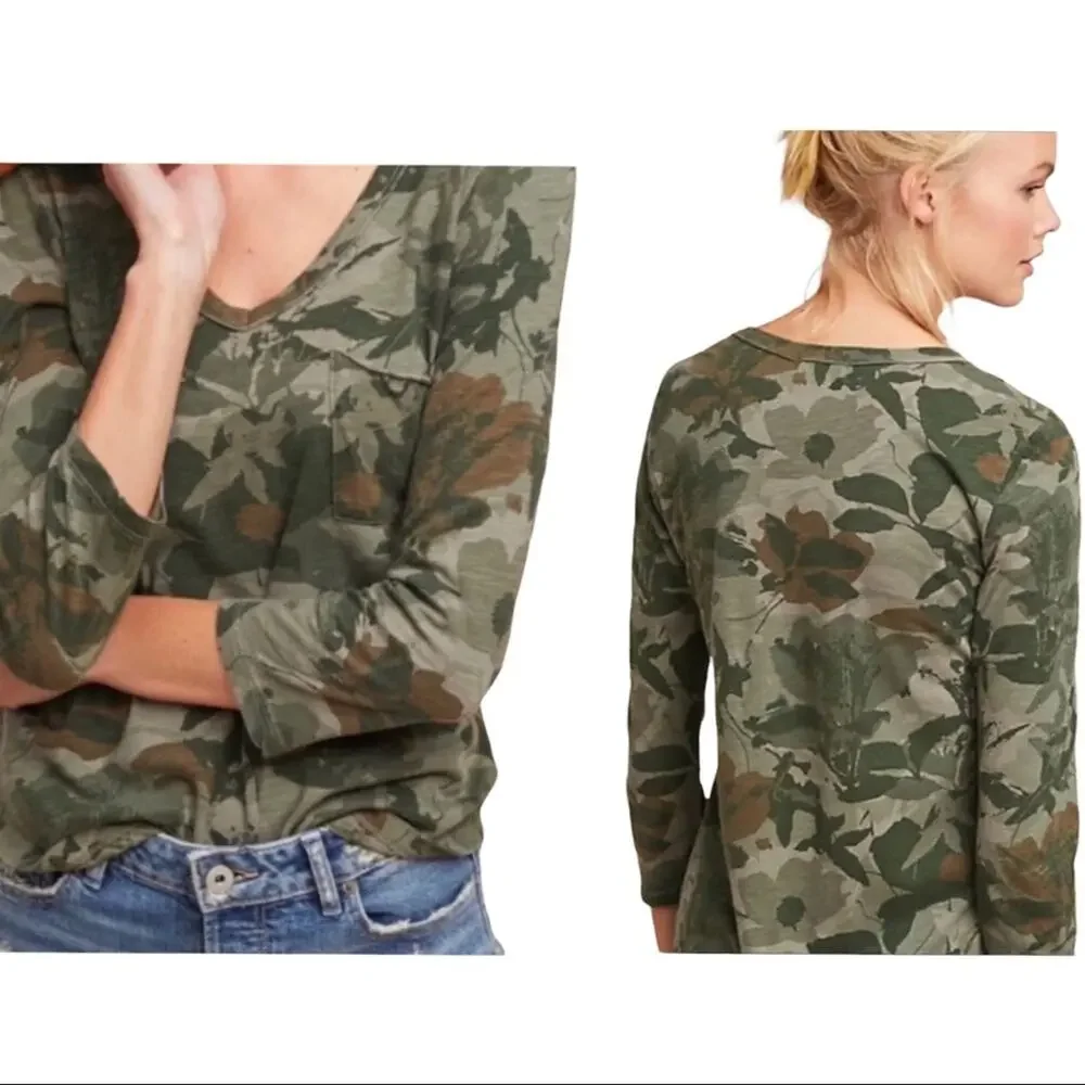 Anthro T.la Soft Cotton Floral Camo Top Vneck Sz XS - Picture 1 of 11
